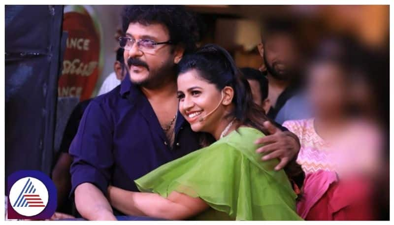 Anchor Anushree wishes to Crazy star V Ravichandran on his birthday 30 may srb