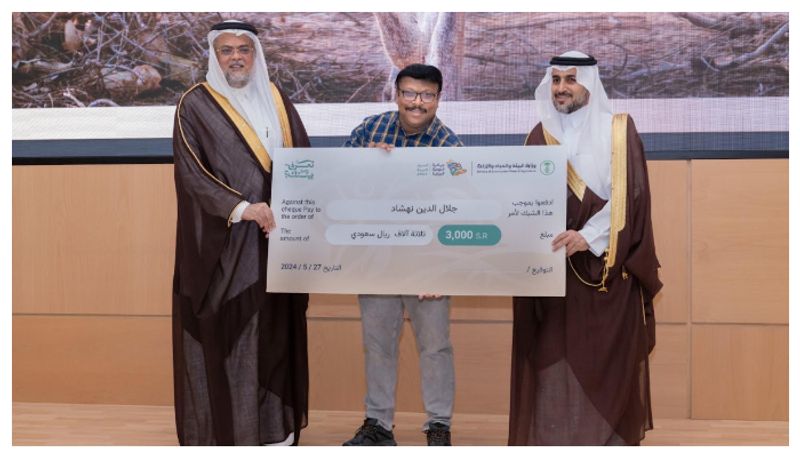 saudi environment ministrys award for malayali who captured rare arabian fox 