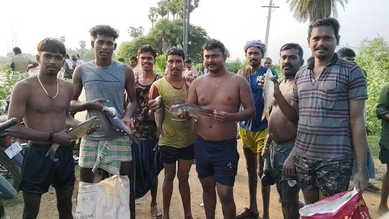 thousands of people participate at Fishing festival in madurai vel