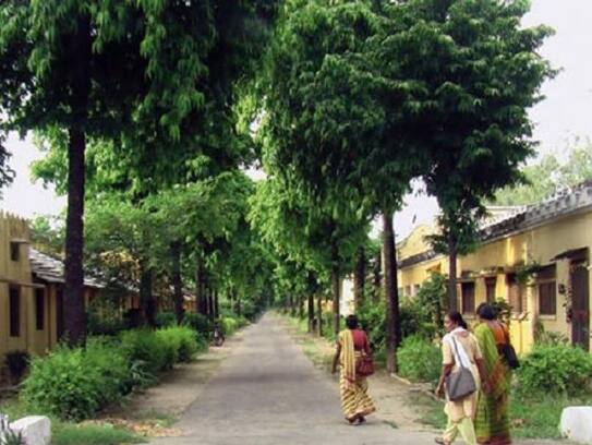 agra Dayalbagh colonies people avoid air conditioners eco friendly system Gives relief from heat zrua