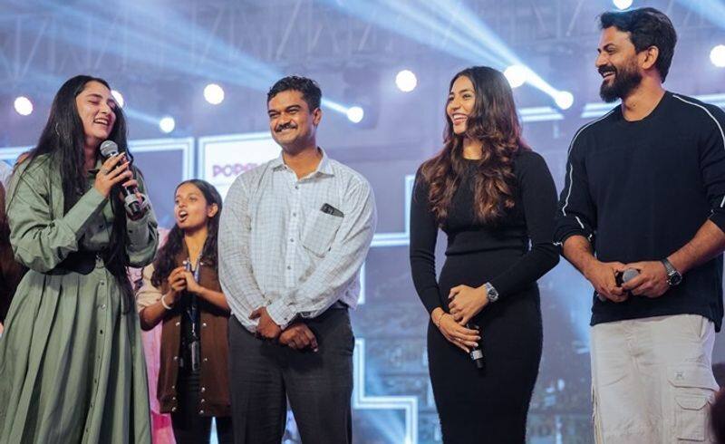 DKS Daughter Aisshwarya DKS Hegde share stage with sandalwood Saptami Gowda Dhananjay in College Fest ckm