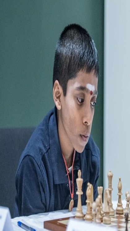 <p>नाॅर्वे शतरंज टूर्नामेंट में विश्व के नंबर 1 व नंबर 2 खिलाड़ी को हराकर शतरंज की दुनिया को चौंकाने वाले भारतीय ग्रैंडमास्टर प्रज्ञानंदधा के बारे में क्या आप जानते हैं। </p>
