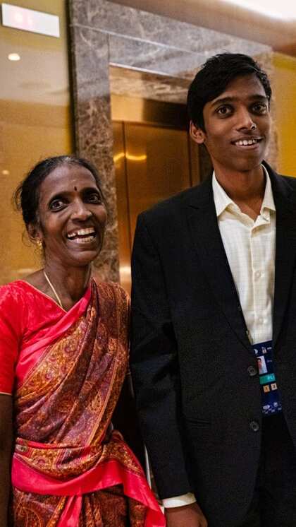 रमेशबाबू प्रज्ञानंदधा की मां हैं गृहिणी