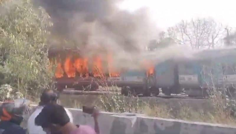 train caught fire in Delhi's Sarita Vihar. 4 coaches of Taj Express caught fire