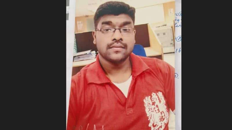 young man commits suicide at chennai for family problem vel