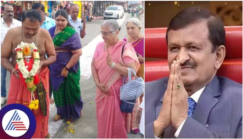 Infosys sudha murthy prays to Dr CN Manjunath winning in Bengaluru Rural Constituency election sat