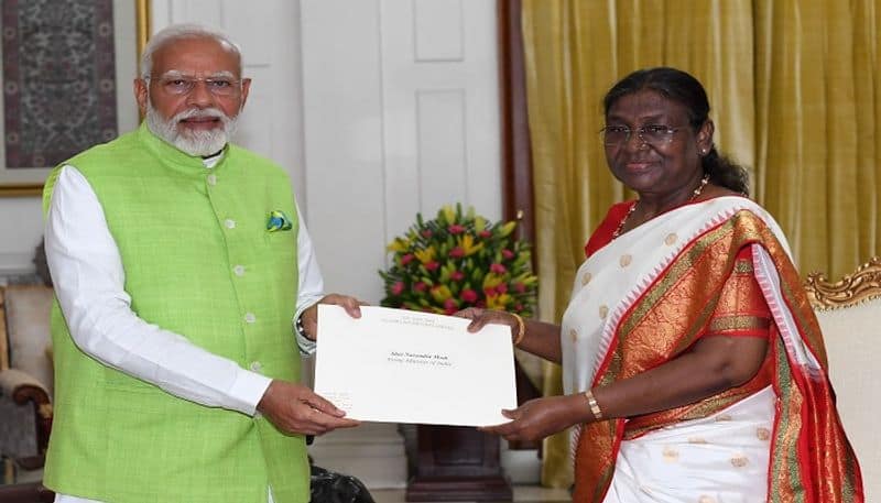 Election Results 2024: PM Modi meets President Murmu, tenders resignation