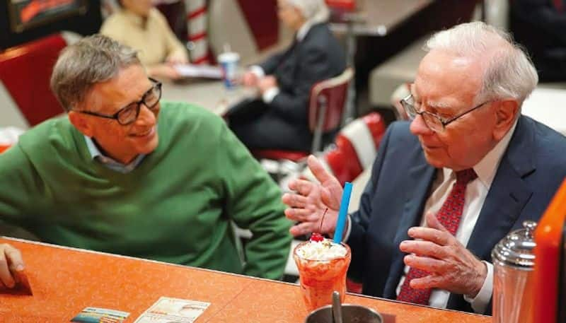 Bill Gates And Warren Buffett Have McDonald's Gold Card That Offers Free Food For Life