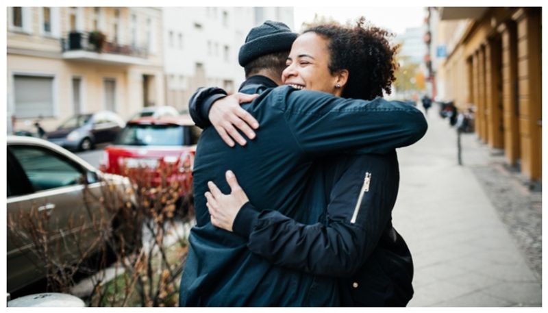 Vlogger sentenced to 2 months in prison because he hugged people on the street