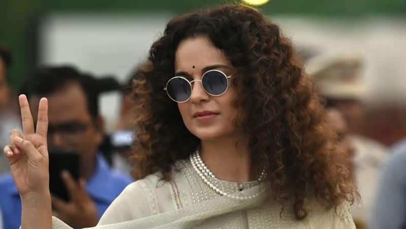 Kangana Ranaut slapped by CISF constable at Chandigarh airport smp