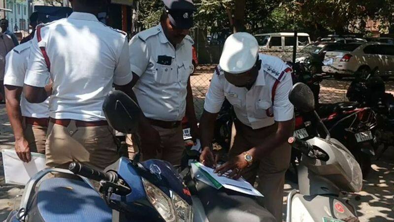 Sticker on number plate: order to impound the vehicle tvk