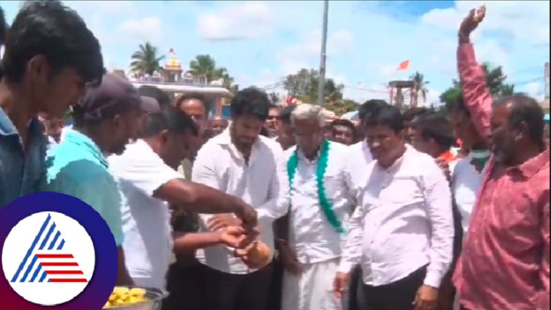 JDS NIkhil kumaraswamy visit keragod village at mandya rav