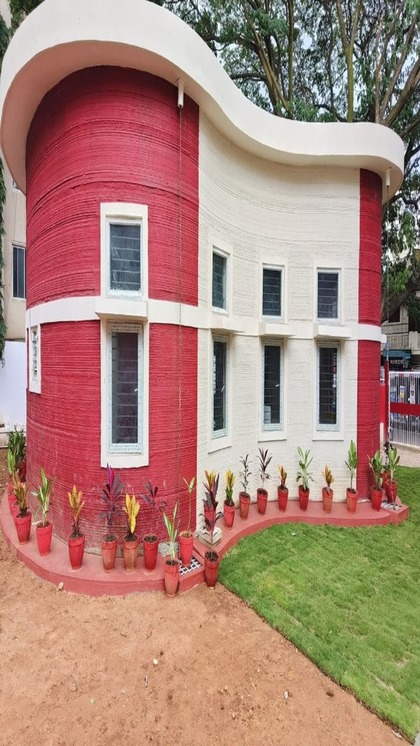 <p>किसान विकास पत्र स्कीम खास तौर पर किसानों के लिए बनाई गई है, ताकि वे लंबे समय के लिए पैसा बचा सकें। इसमें मिनिमम 1000 और मैक्सिमम अनलिमिटेड इन्वेस्ट किया जा सकता है।</p>
