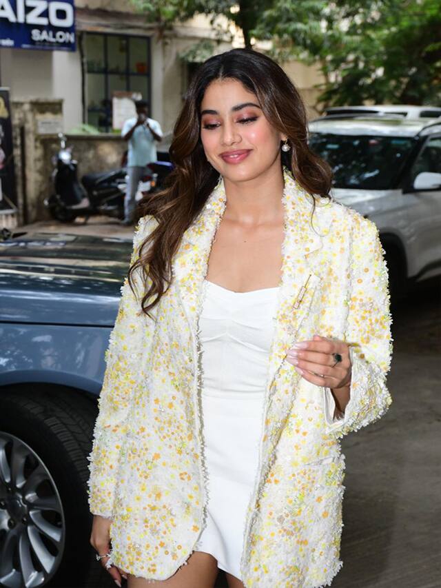 Bollywood star Janhvi Kapoor adds luxury Range Rover SUV to her car garage