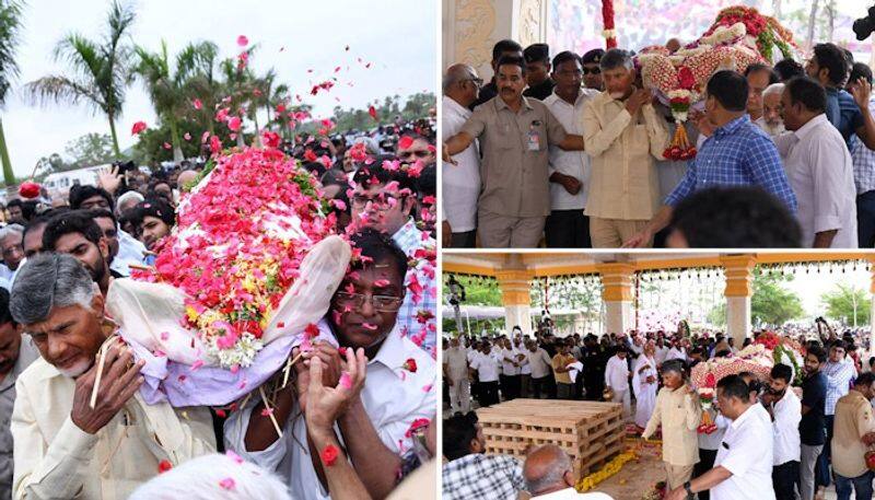 TDP Leader Chandrababu Naidu shouldered body of Industrialist and media mogul Ramoji Rao in Last Rites akb