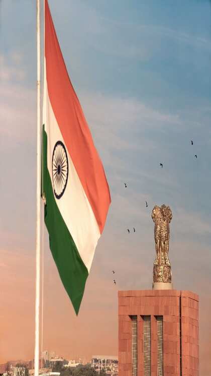 <p>देश में 18वीं लोकसभा का गठन होने जा रहा है। इसके लिए चुनावी प्रक्रिया पूरी की जा चुकी है और आदर्श आचार संहिता खत्म हो चुकी है। इस बार ढेर सारे सांसद बनकर संसद पहुंचे हैं।</p>
