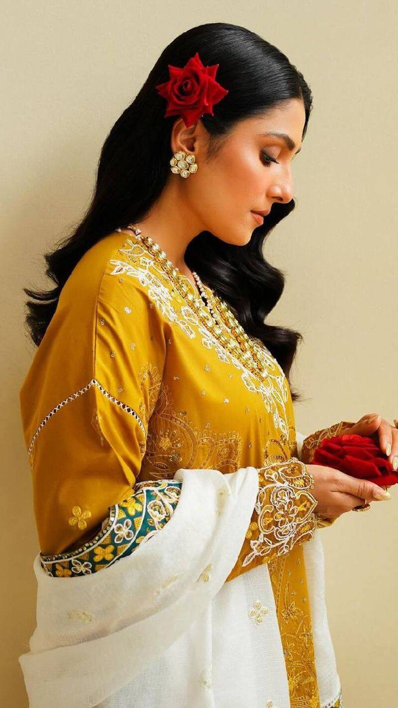  Pakistani Actresses ayeza khan suit ideas for Eid ul Adha 2024 xbw