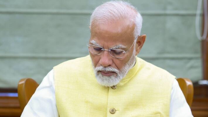 PM Modi Sign kisan nidhi