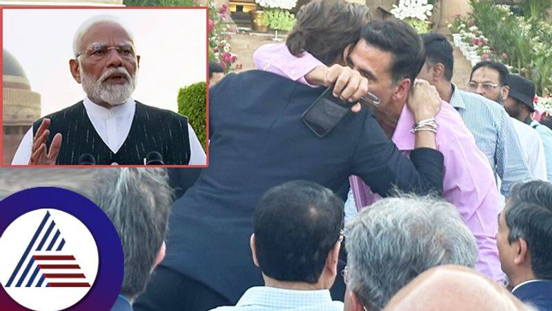 Shah Rukh Khan and Akshay Kumar Break Internet Share Warm Hug at PM Modis Oaths suc