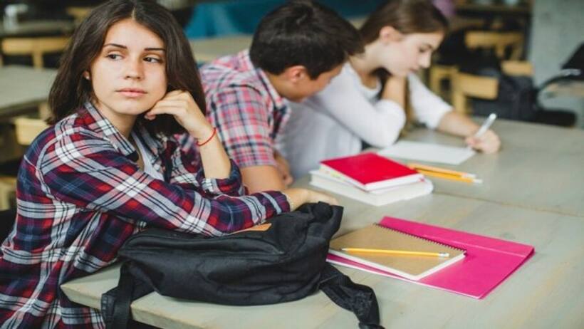 Alert: फेंक सेलेबस वायरल होने से हड़कंप  CBSE ने जारी की एडवाईजरी  आपके मार्क्स में तो नहीं हेरफेर  चेक डिटेल