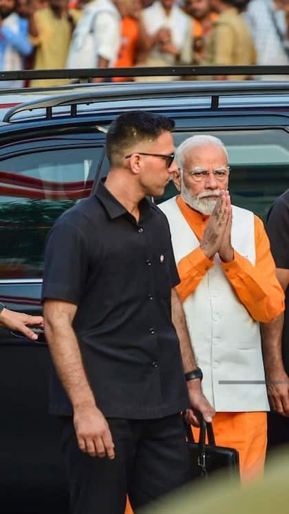 <p>देश के पहले प्रधानमंत्री जवाहरलाल नेहरू की बराबरी करने वाले पीएम नरेंद्र मोदी को इस बार प्रधानमंत्री के तौर पर सैलरी और क्या-क्या सुविधाएं मिलेंगी? आईए जानते हैं।</p>

<p> </p>
