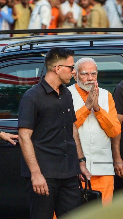 <p>देश के पहले प्रधानमंत्री जवाहरलाल नेहरू की बराबरी करने वाले पीएम नरेंद्र मोदी को इस बार प्रधानमंत्री के तौर पर सैलरी और क्या-क्या सुविधाएं मिलेंगी? आईए जानते हैं।</p>

<p> </p>
