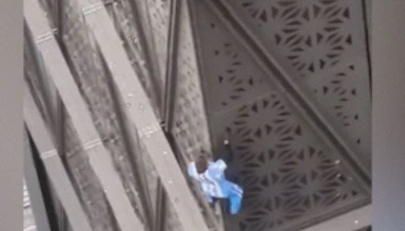 Polish 'spiderman' tries to scale 30-storey building in Argentina, police arrested