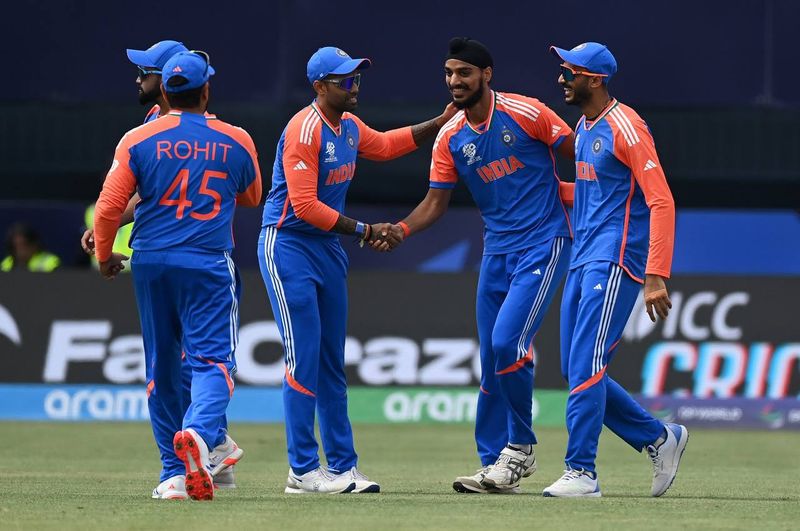 india in driwing seat against south africa in t20 world cup final