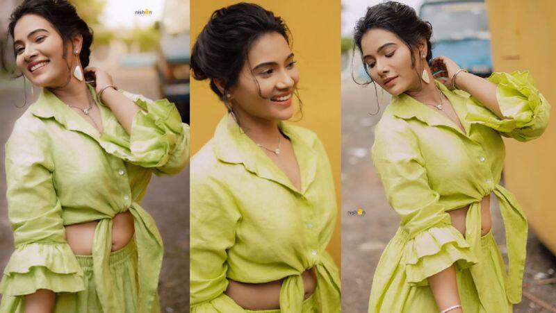 Cook With Comali fame dhivya duraisamy looks gorgeous in this modern green attire gan