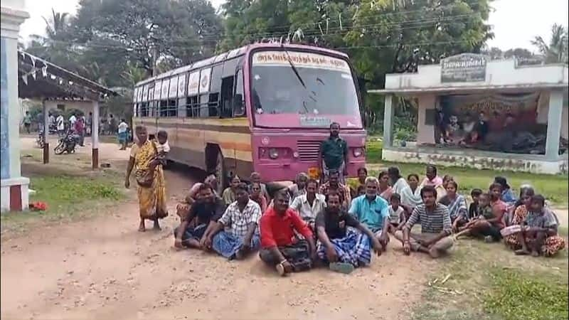 In Dindigul district, villagers protested by imprisoning a government bus vel