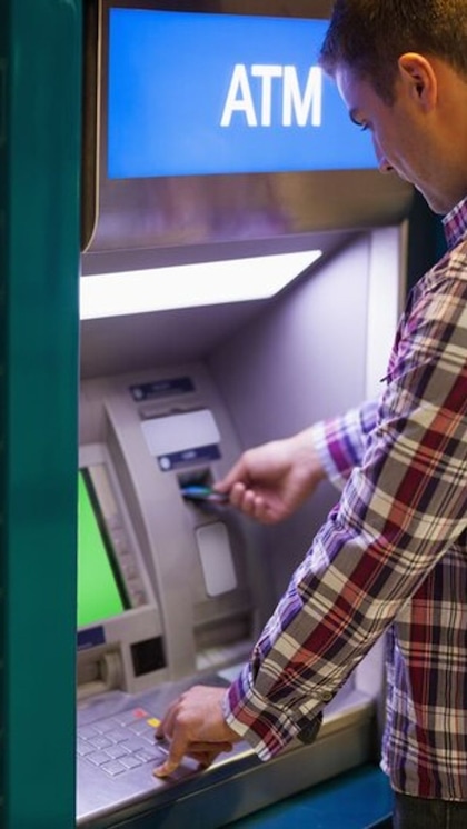 <p>ATM सर्विस प्रोवाइडर्स के प्रपोजल को अगर मंजूरी मिल जाती है तो आम आदमी की जेब पर इंटरचेंज फीस के रूप से कम से कम 5 रुपए पर ट्रांजेक्शन का एक्सट्रा बोझ पड़ेगा। </p>

<p> </p>
