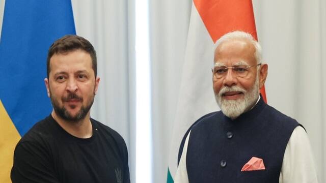 Narendra Modi with Volodymyr Zelenskyy