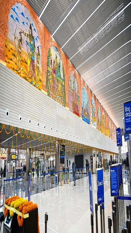 <p>एयरलाइन कंपनी स्पाइसजेट (SpiceJet ) ने पर्याप्त डिमांड की कमी का हवाला देते हुए 2 महीने के भीतर ही हैदराबाद से अयोध्या के लिए अपनी सीधी उड़ान सेवा बंद कर दी है।</p>

<p> </p>
