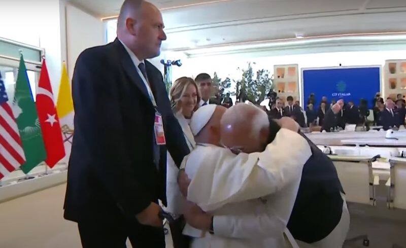 PM Modi meets Pope Francis at G7 Summit's Outreach Session, duo exchange hugs (WATCH) anr