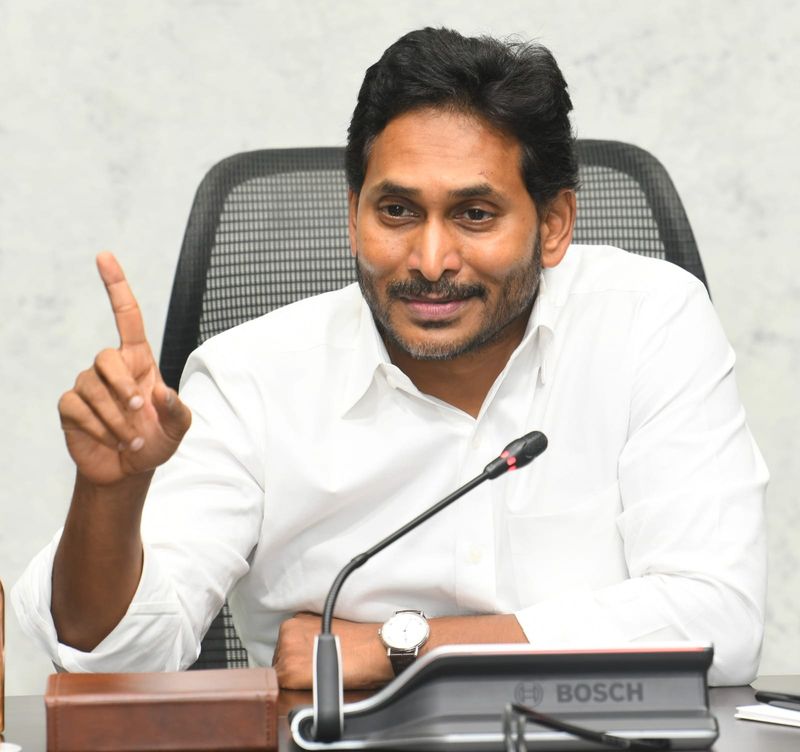 AP's former CM Jagan's suspicions on EVMs.. Which is true, which is false.. Which word should be believed..? GVR