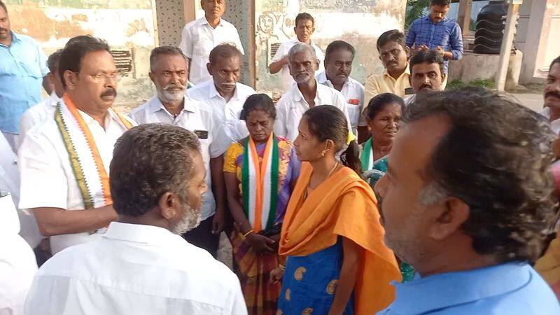 There was a stir as the public continuously questioned MLA Ruby Manoharan who inspected the busstand in Nanguneri vel