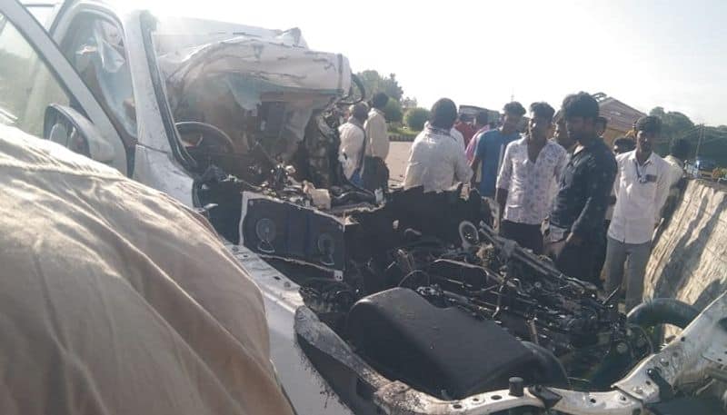 Three Killed in Car Truck Accident in Chitradurga grg 