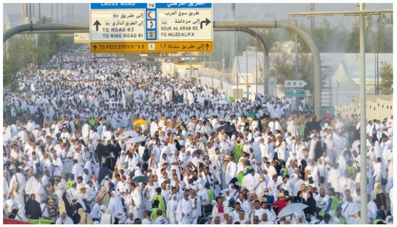 Hajj rituals begins in Makkah Saudi Arabia pilgrims participate in Arafah meet with prayers