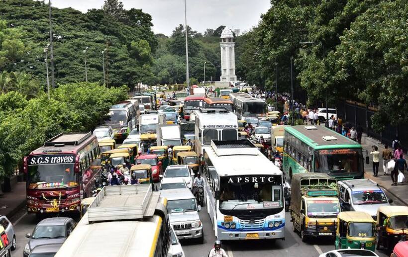 Dussehra 2024 traffic update: Avoid THESE roads in Mumbai, Noida during festivities