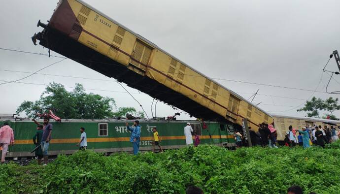 Kanchanjungha Express-Goods train collision