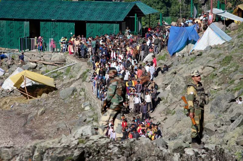 Amarnath Yatra 2024 on the first day 13000 devotees take darshan of Amarnath Himalinga in Jammu akb 