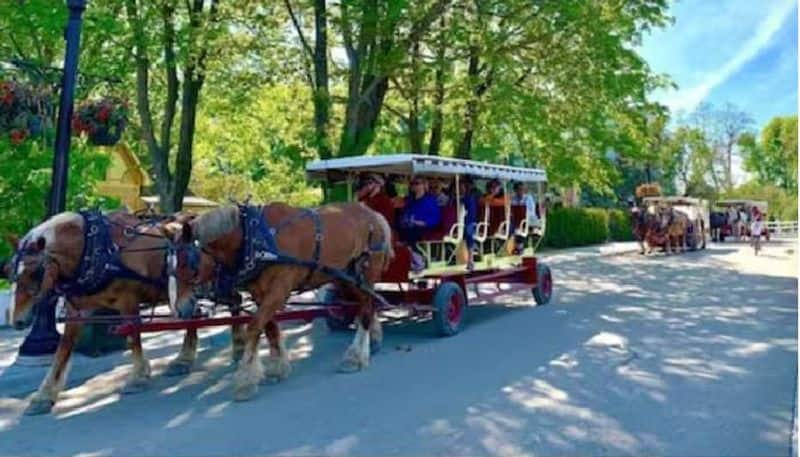 does not allow use of cars beautiful Michigan Mackinac Island