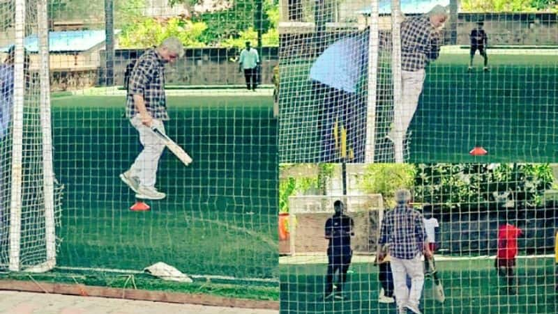 Ajithkumar Playing cricket with his son Aadvik gan