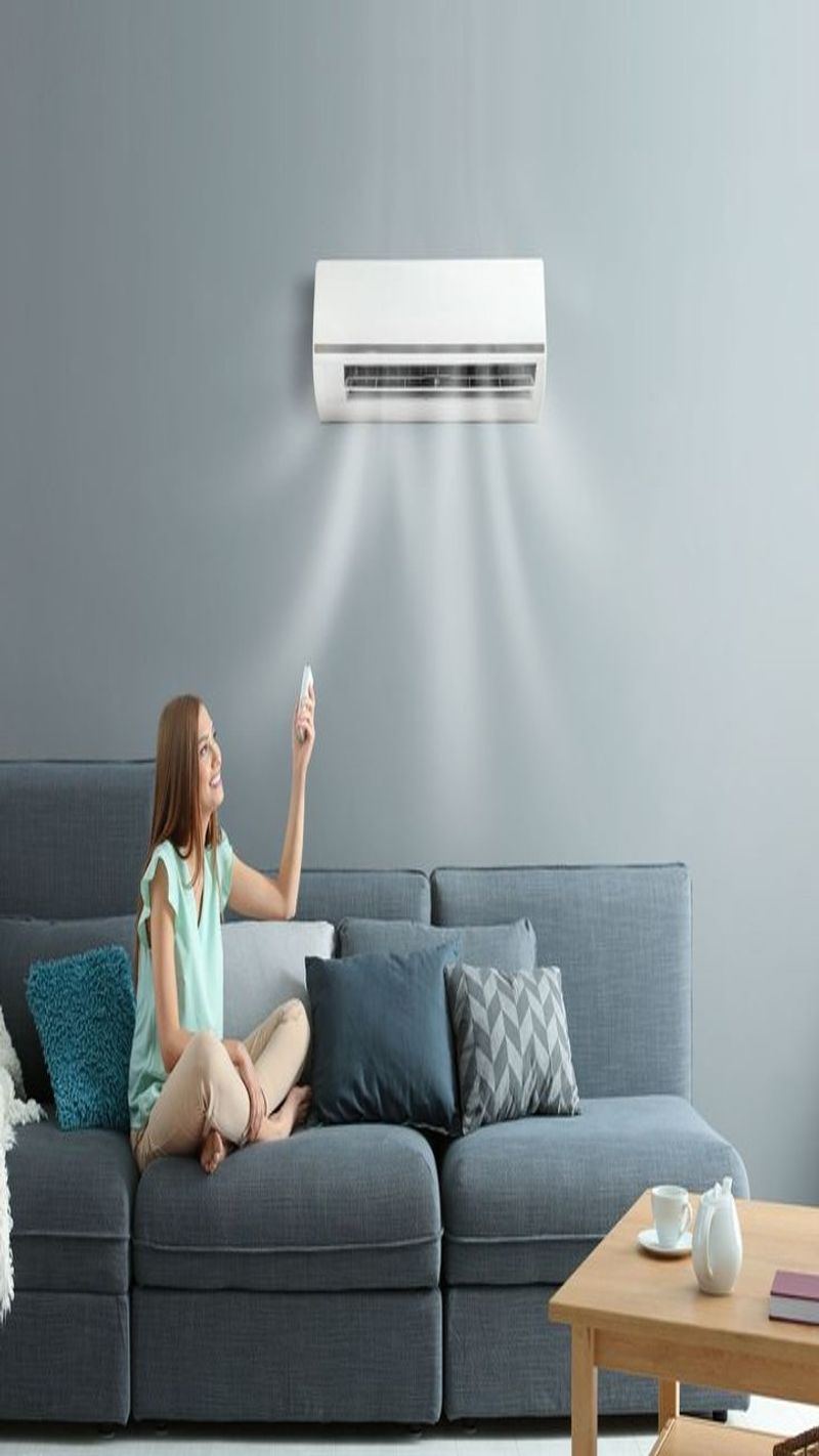 Can we use AC in rainy season..? What temperature should be kept in AC ram 