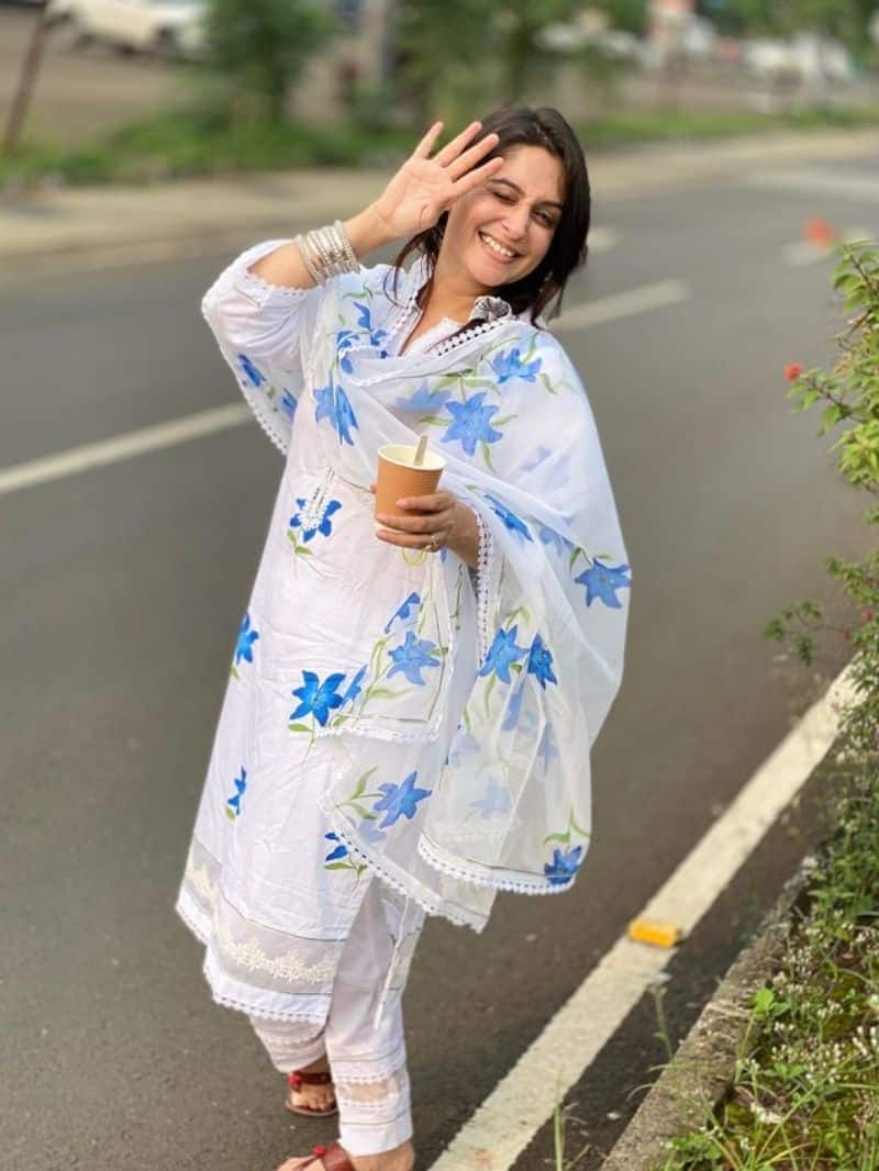 Dipika Kakar latest cotton kurta set zkamn