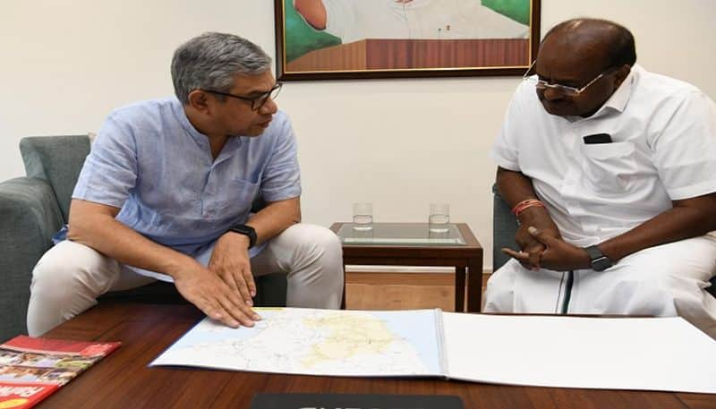 HD Kumaraswamy talks with Union Minister Ashwini Vaishnav about Railway Projects in Karnataka grg 