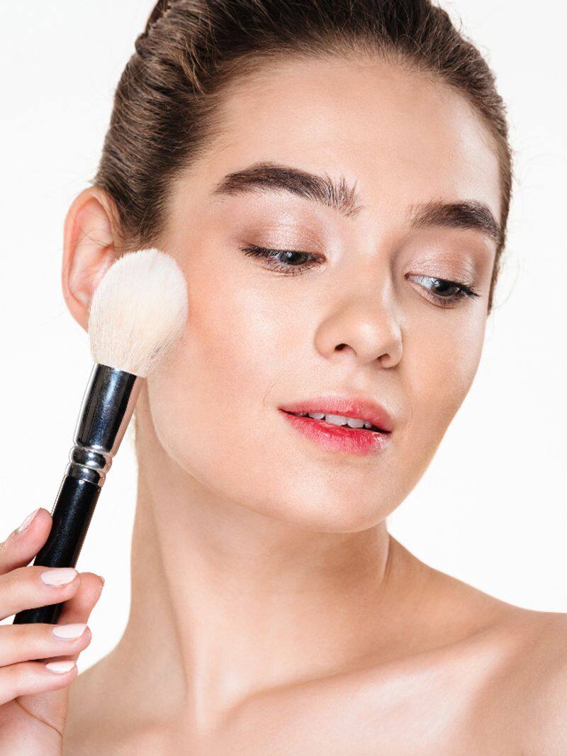 5 Easy Tricks for Flawless Makeup on Oily Skin You Need to Try RTM EAI