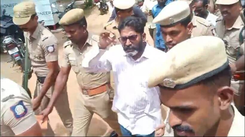 Breaking: யூடியூபர் சவுக்கு சங்கருக்கு திடீர் நெஞ்சுவலி; ஆத்தூர் அரசு மருத்துவமனையில் அனுமதி!!