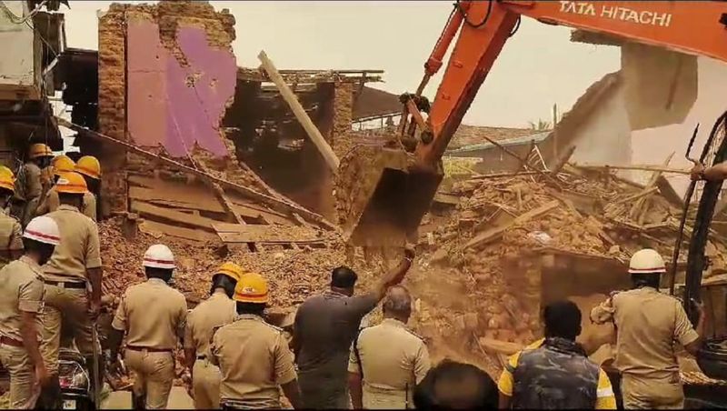 Kodagu Hotel building collapse Rescue of four trapped under debris gvd