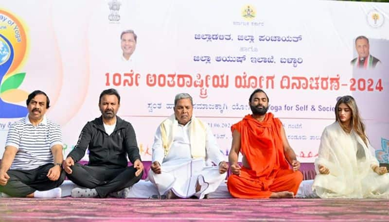 CM Siddaramaiah Attended the  International Day of Yoga in Ballari grg 